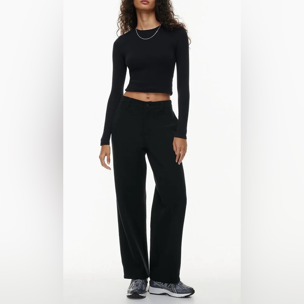 Aritzia - TNA Sweatfleece MegaFit button pant in mocha brown, size medium.